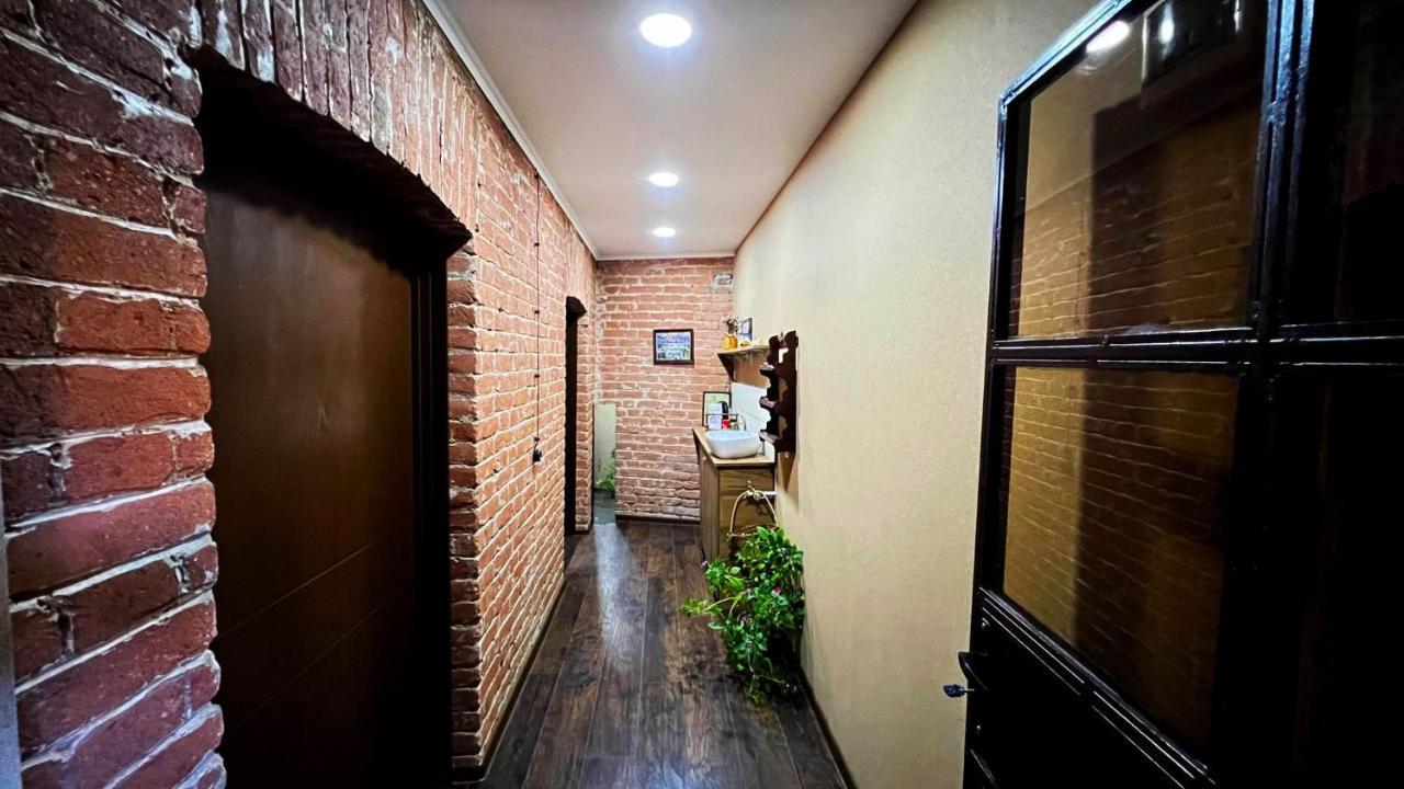 Hostel Pirosmani Tbilisi Exterior foto