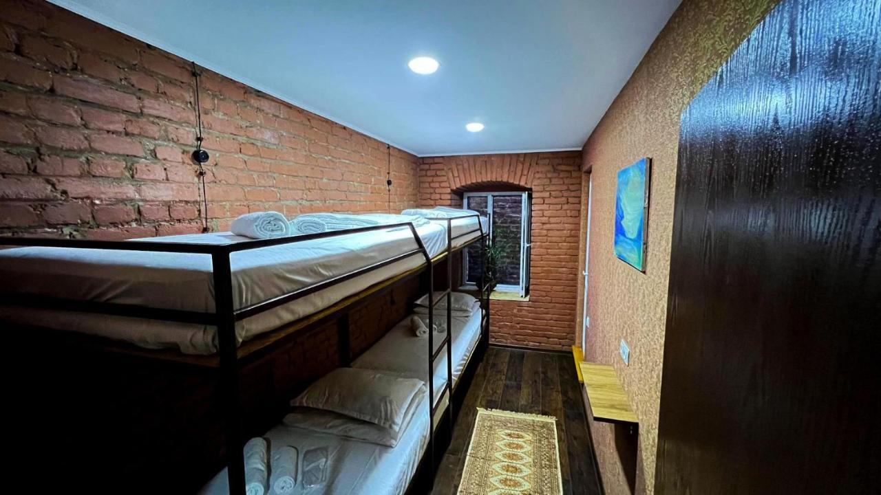 Hostel Pirosmani Tbilisi Exterior foto