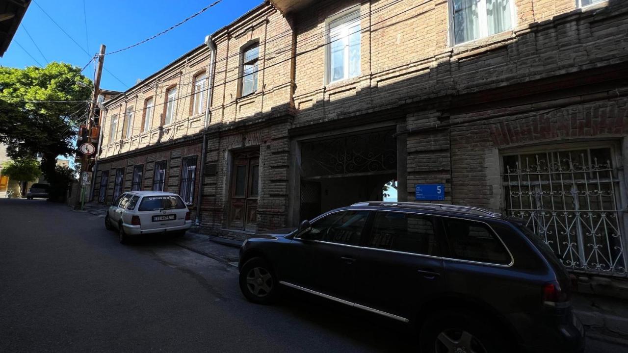 Hostel Pirosmani Tbilisi Exterior foto