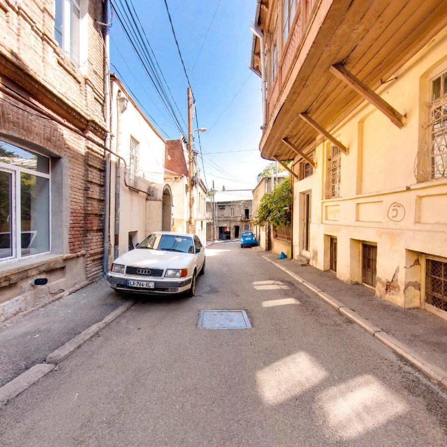 Hostel Pirosmani Tbilisi Exterior foto